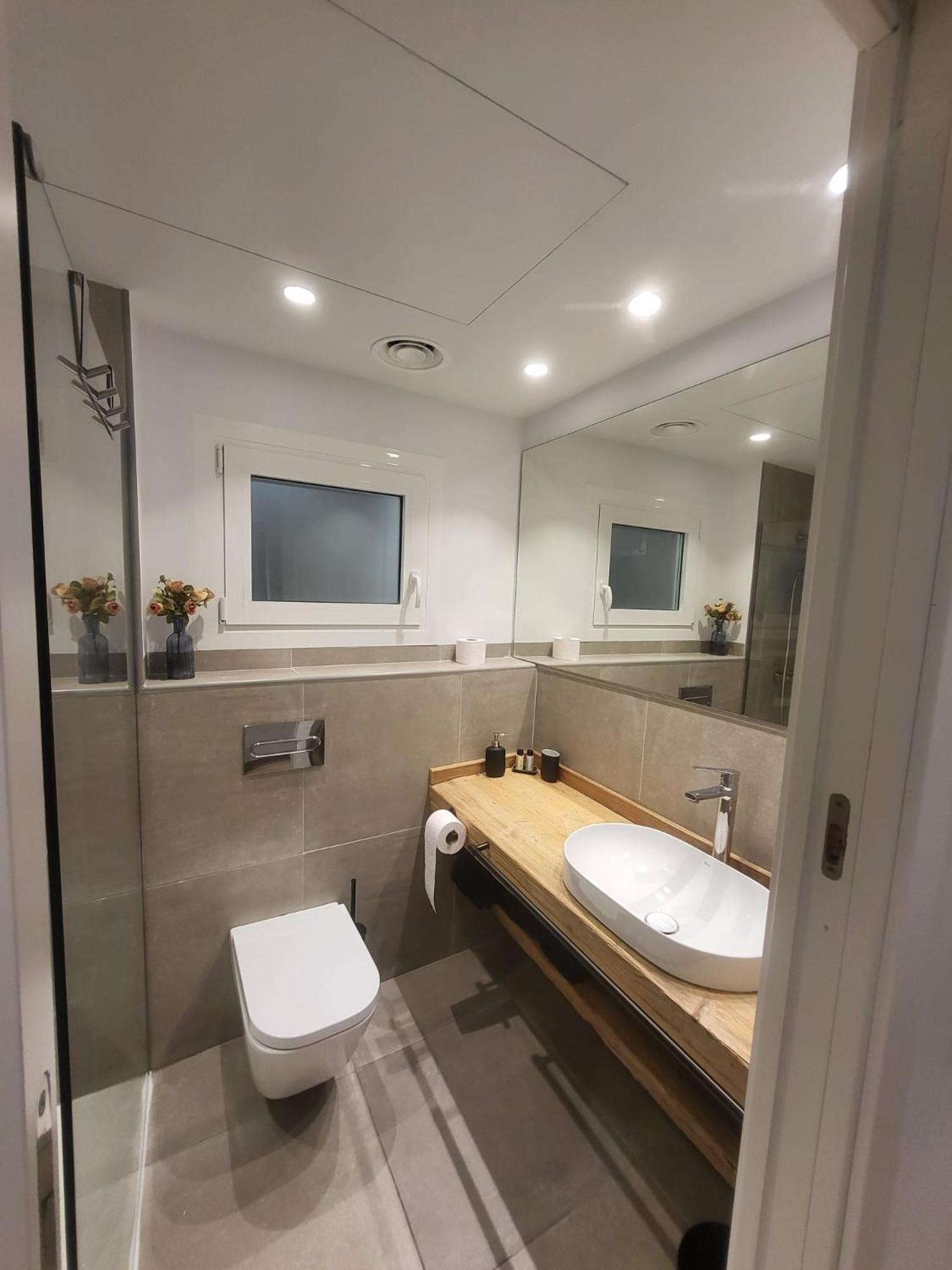 Turistic Girona - Piso De 1, 2 O 3 Habitaciones Exterior photo